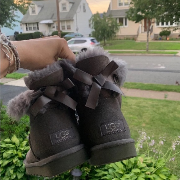 UGG Shoes - Gray Short Bow Uggs size 7